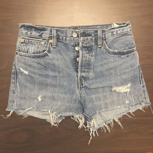 Levi’s Wedgie Cutoffs